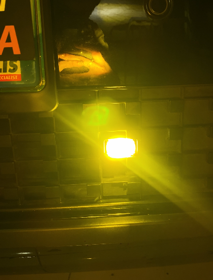 Mobil Senyap Lampu Galak
