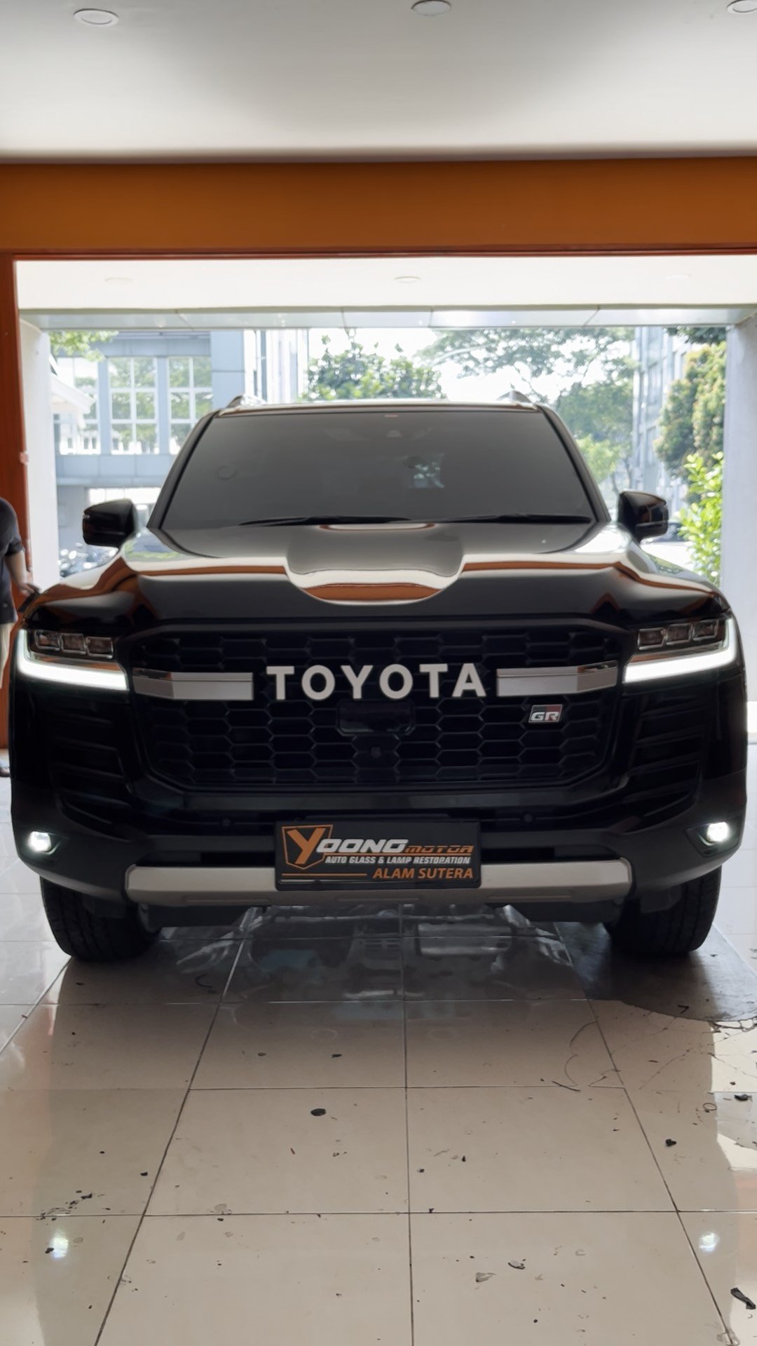 Land Cruiser Pencahayaan Gahar, Tampil Berwibawa