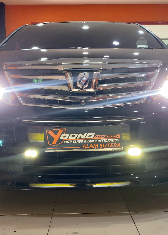 Alphard dengan Mini Projie