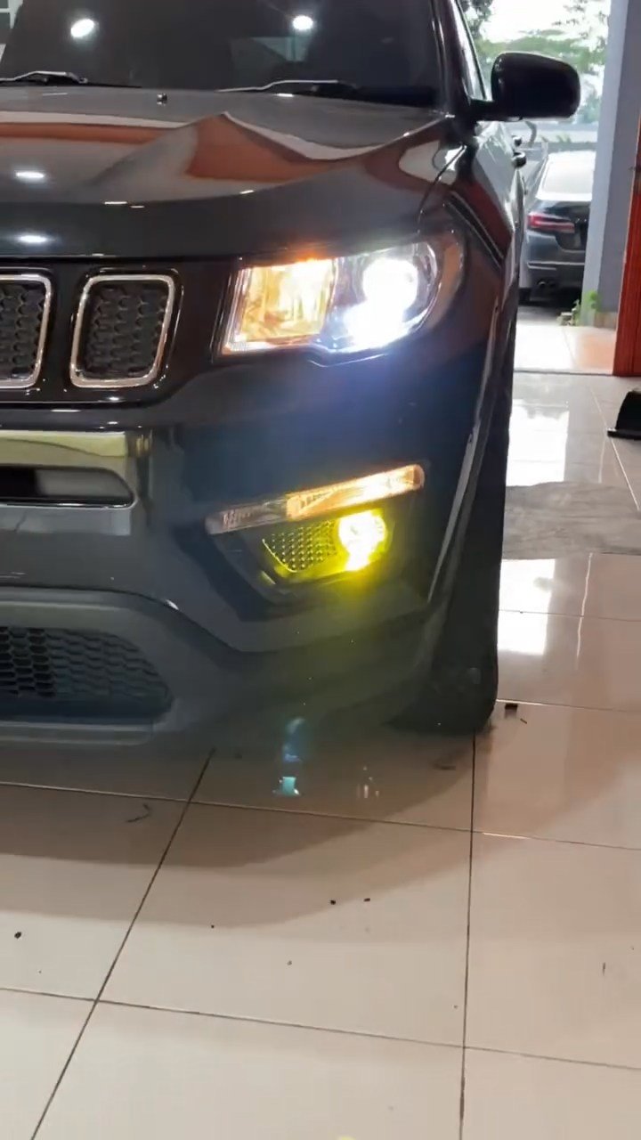 Jeep Compass Terang Maksimal