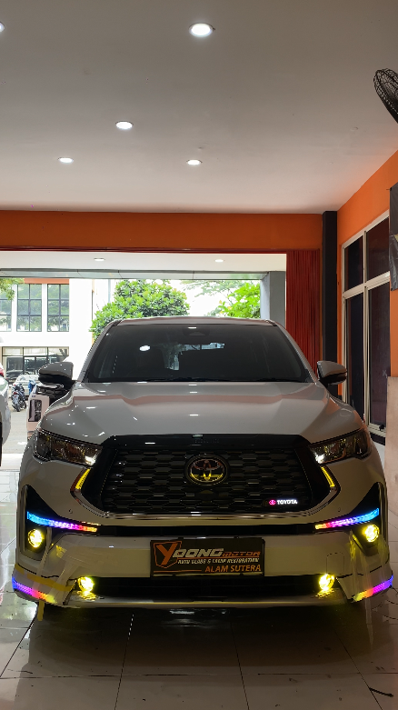 RGB di Toyota Zenix