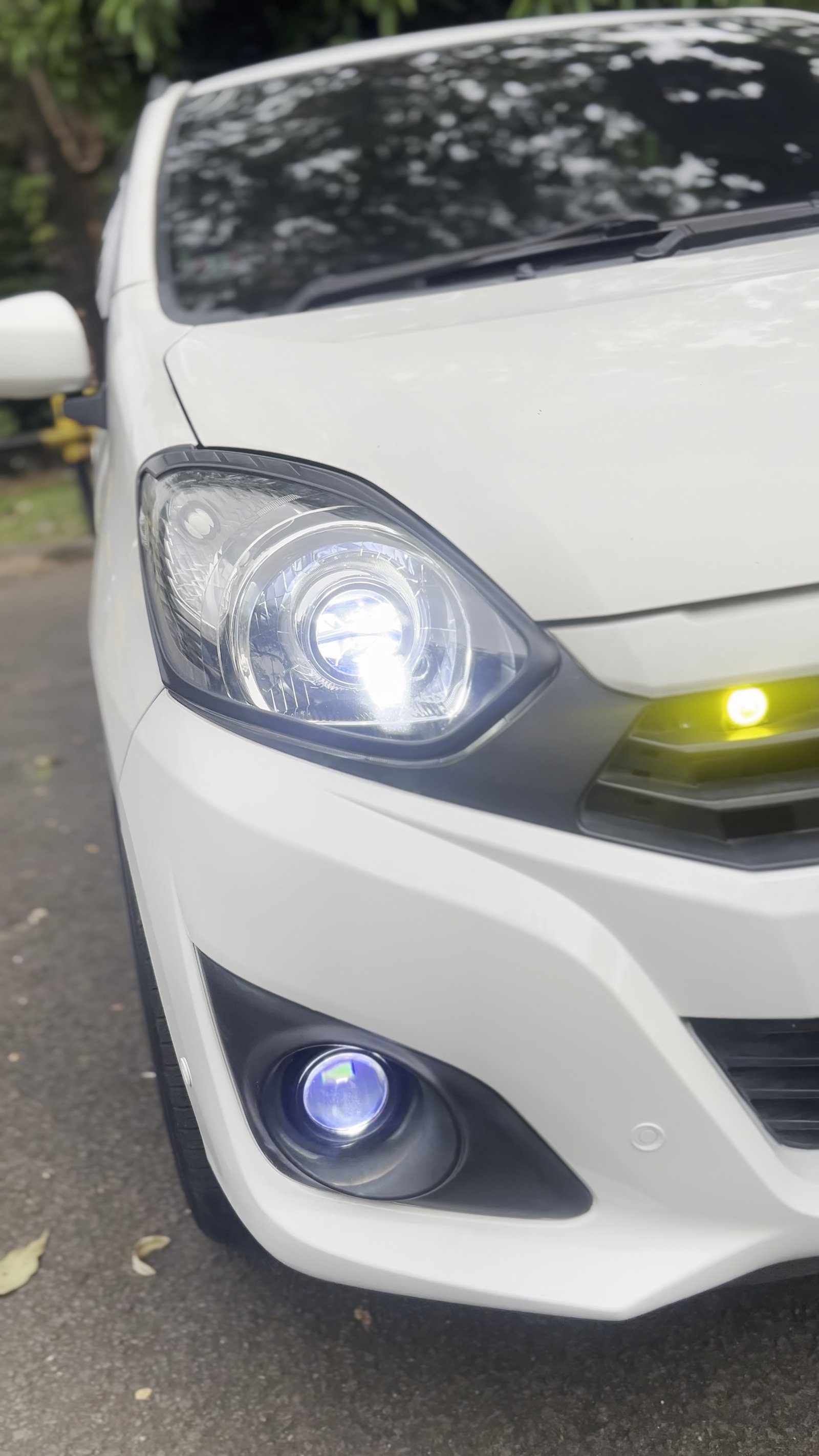 Tampil Manis, Sinar Sadis