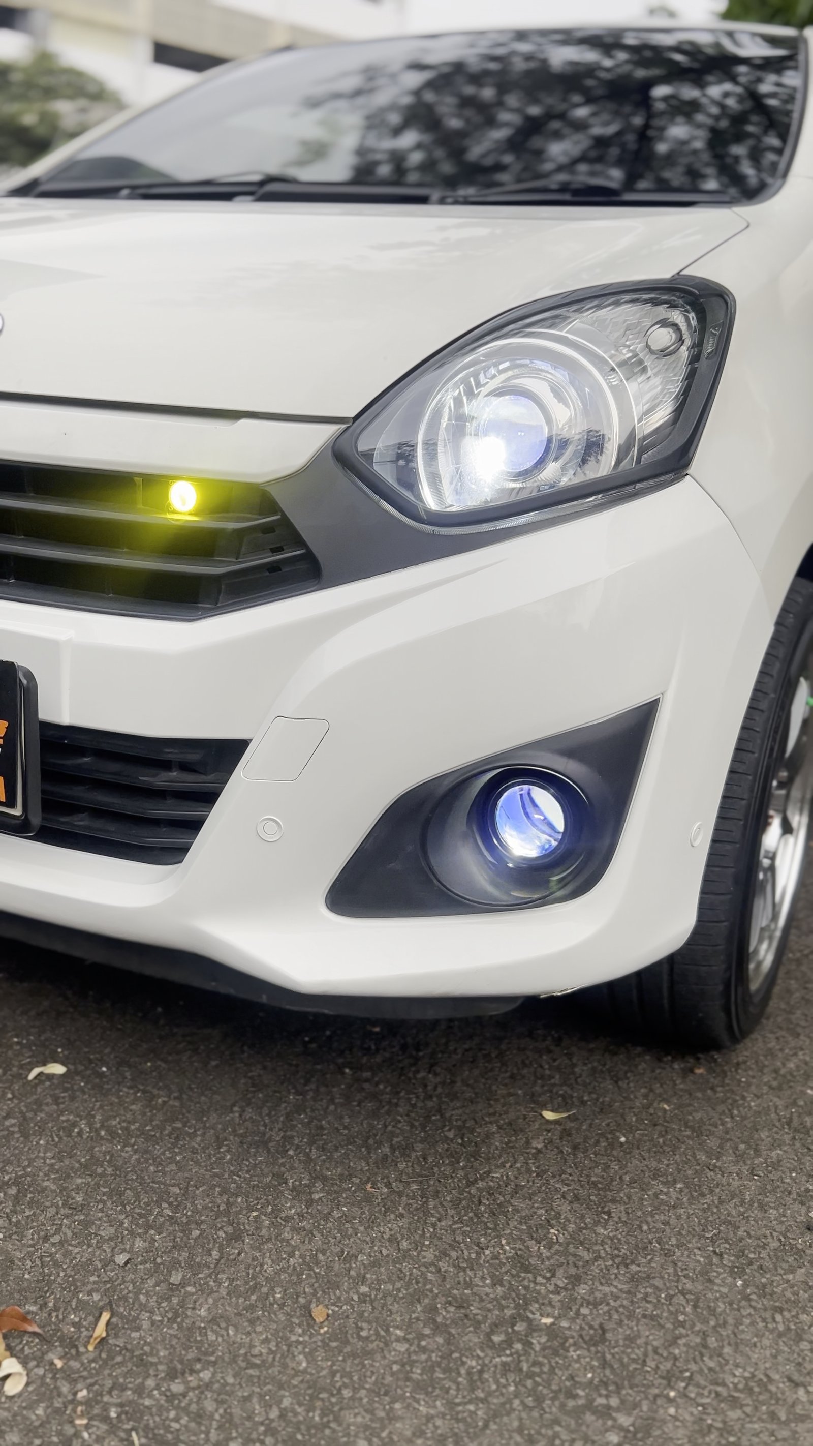 Tampil Manis, Sinar Sadis