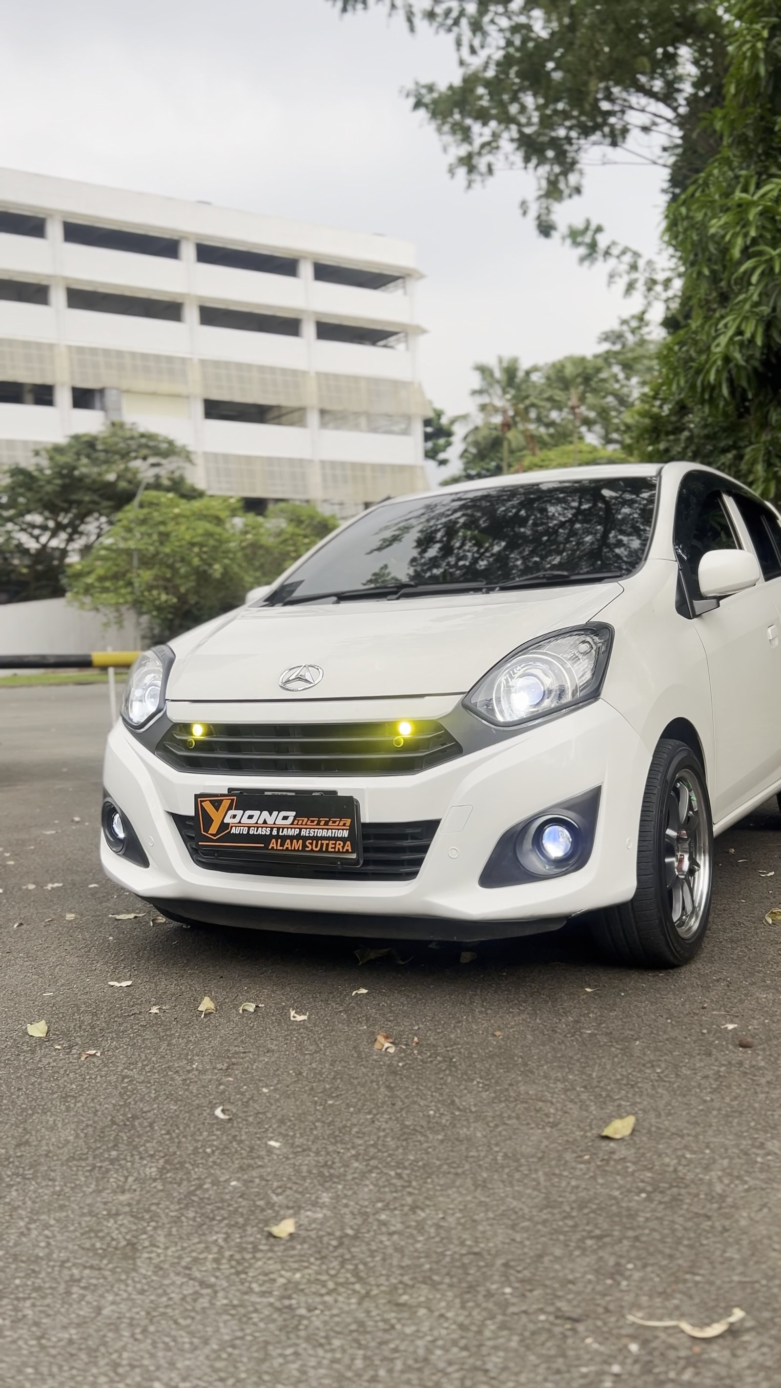 Tampil Manis, Sinar Sadis